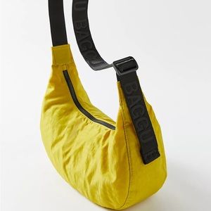 baggu sour medium crescent bag